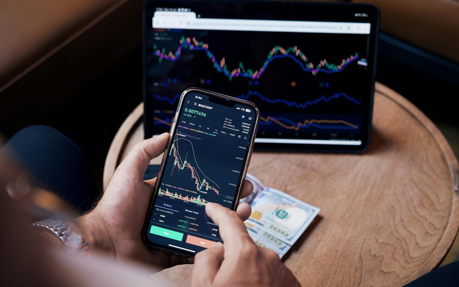 Investors Return to AI Trade — Asia Tech Stocks Rally, Yvonne Man